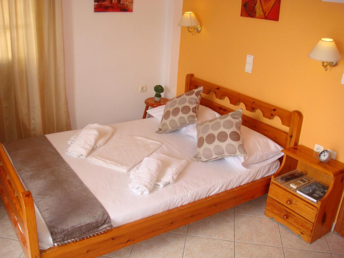 Boussetil Rooms Capanmat Tinos Bagian luar foto