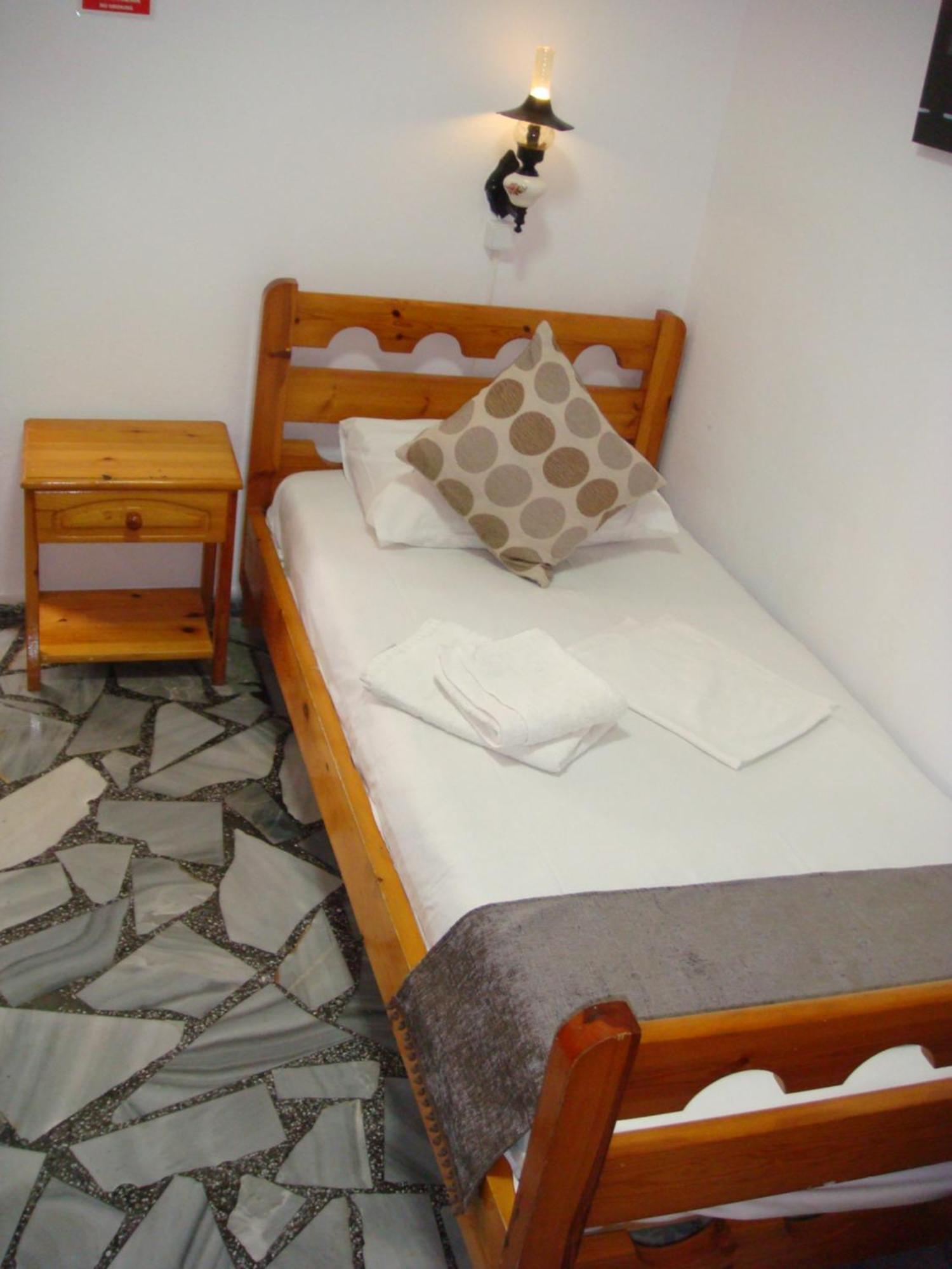Boussetil Rooms Capanmat Tinos Bagian luar foto