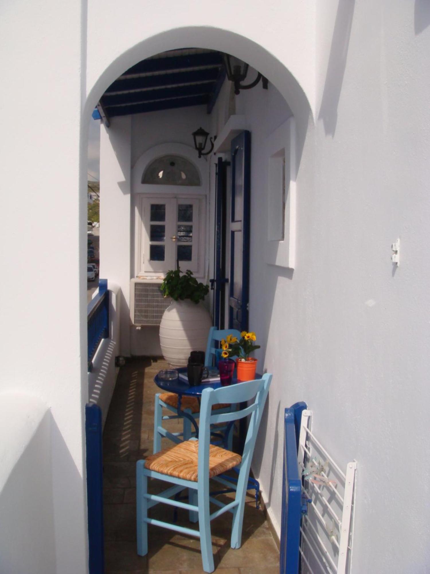 Boussetil Rooms Capanmat Tinos Bagian luar foto