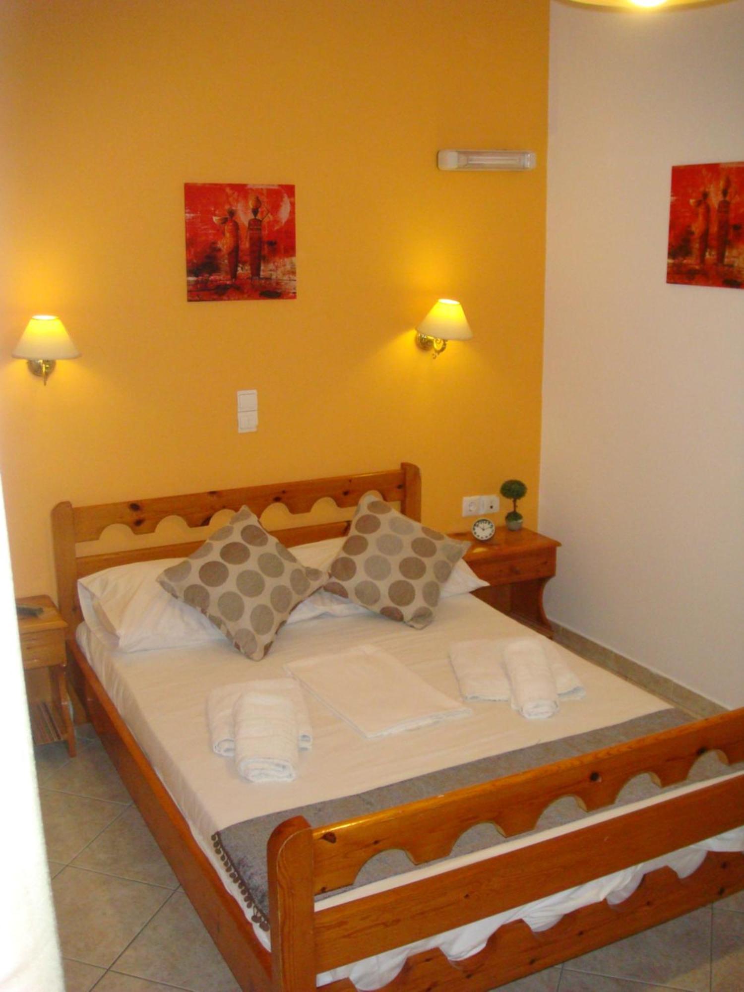 Boussetil Rooms Capanmat Tinos Bagian luar foto