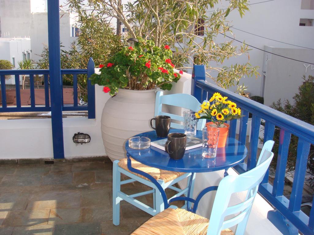 Boussetil Rooms Capanmat Tinos Bagian luar foto