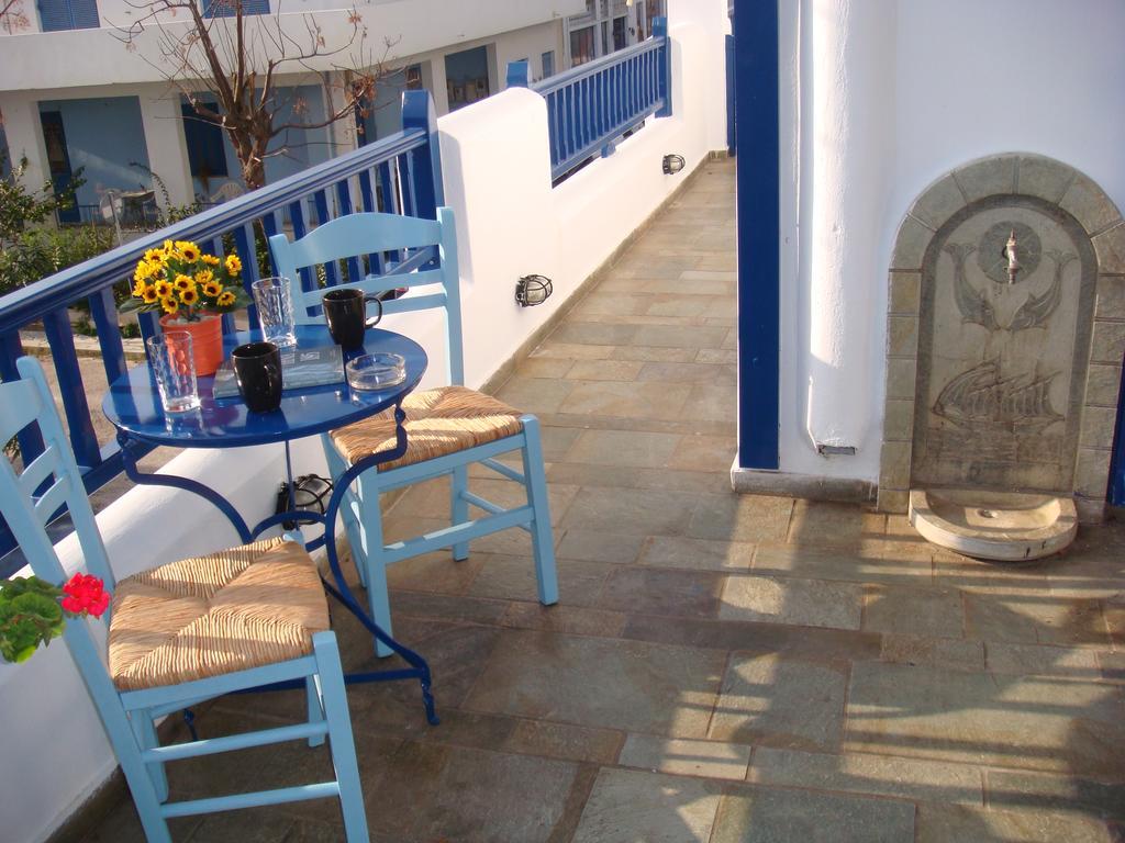 Boussetil Rooms Capanmat Tinos Bagian luar foto