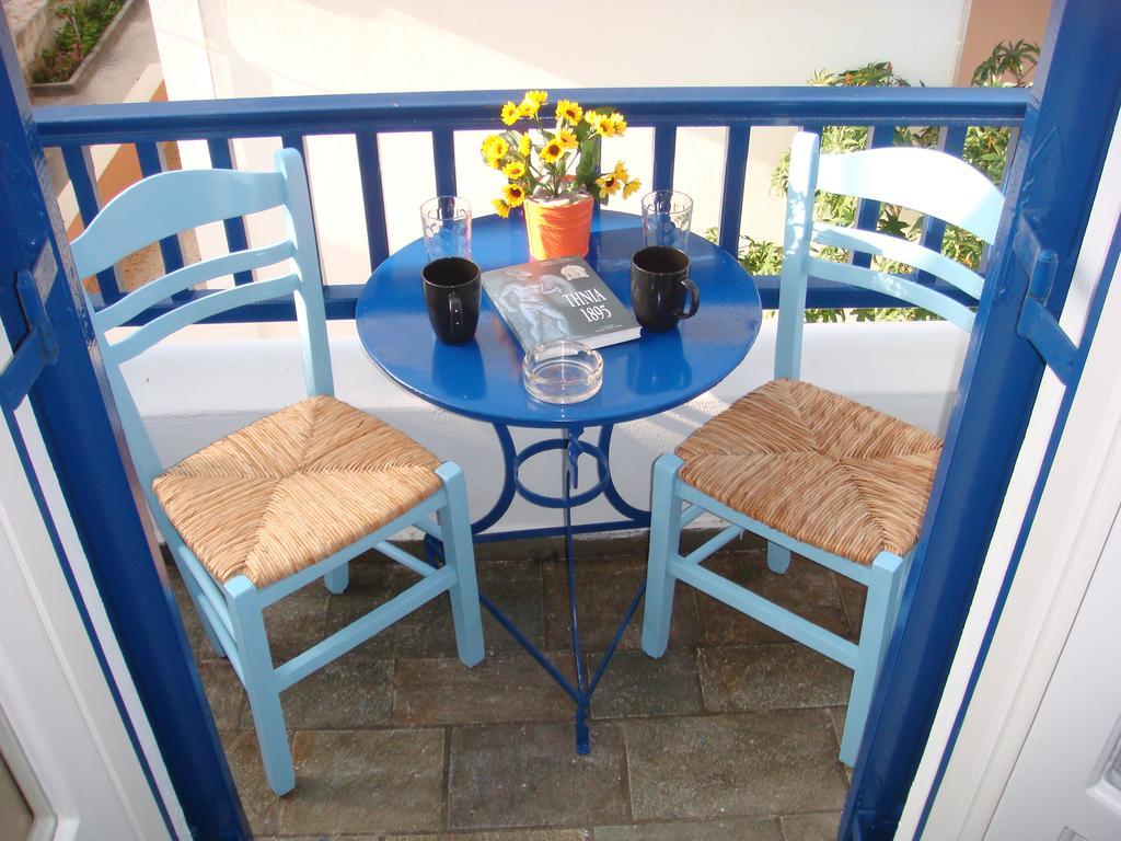 Boussetil Rooms Capanmat Tinos Bagian luar foto