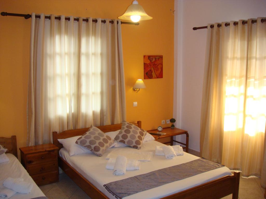 Boussetil Rooms Capanmat Tinos Bagian luar foto