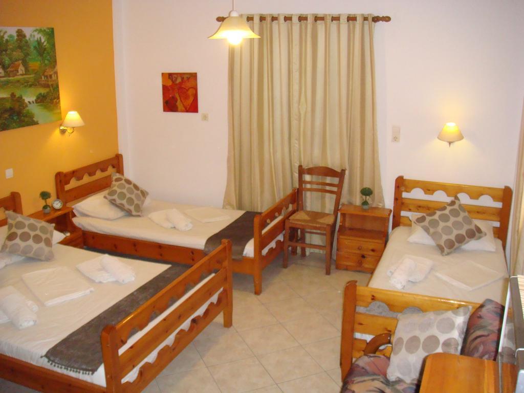 Boussetil Rooms Capanmat Tinos Bagian luar foto