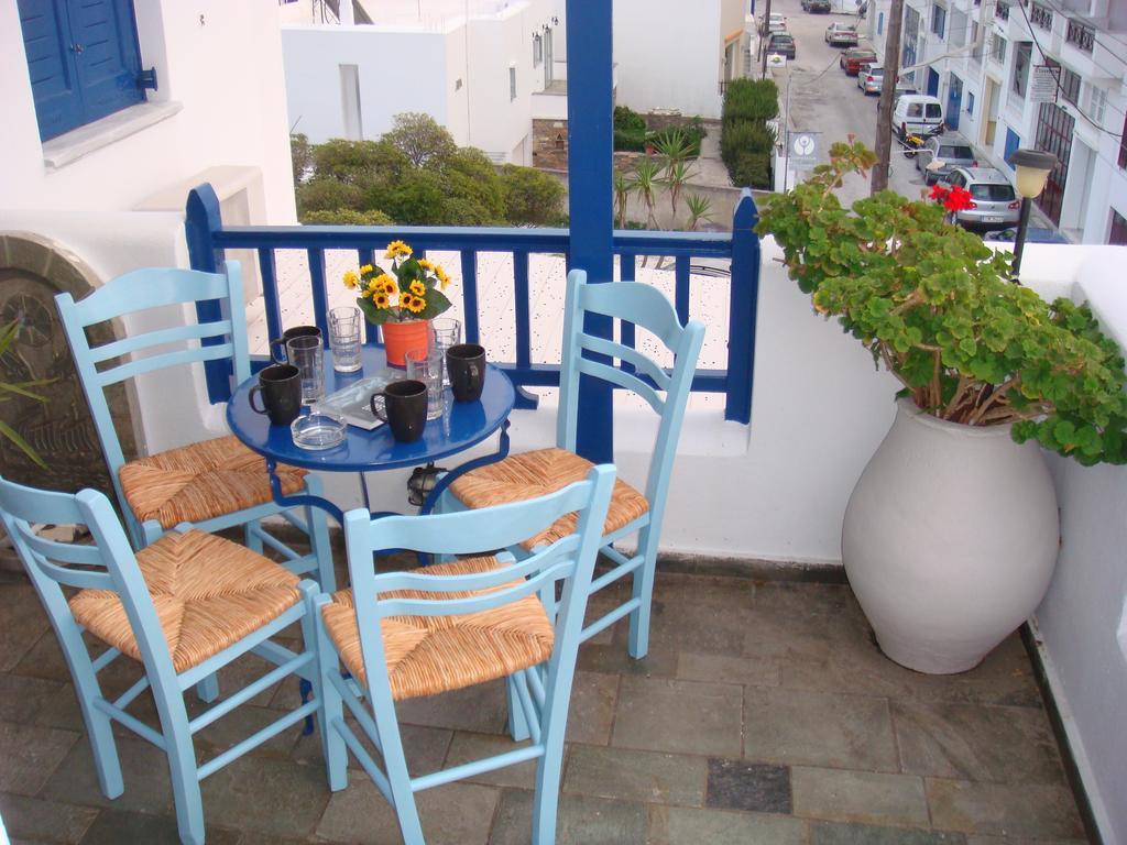 Boussetil Rooms Capanmat Tinos Bagian luar foto