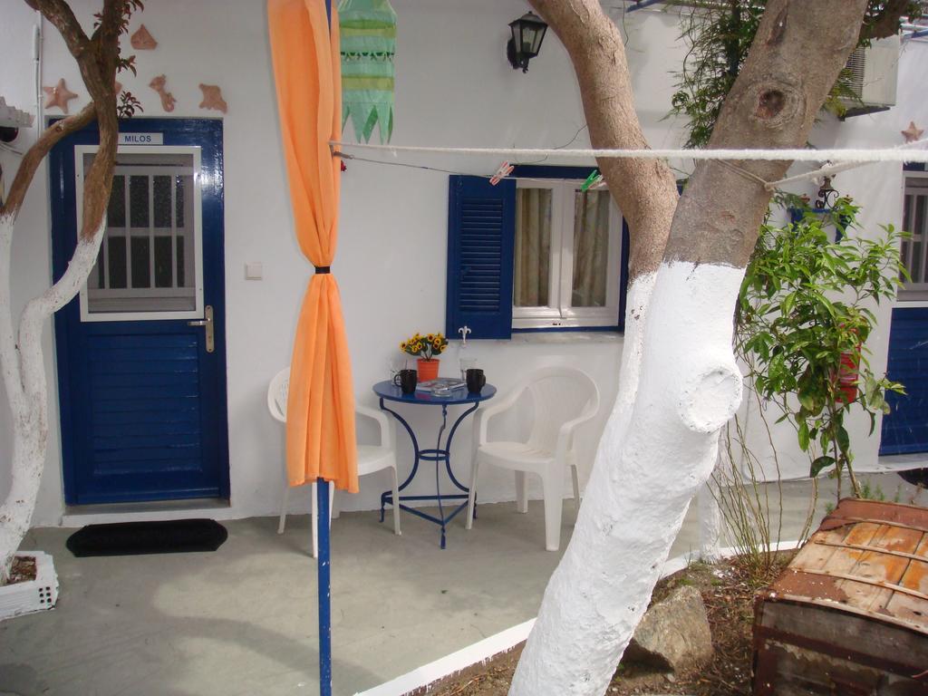 Boussetil Rooms Capanmat Tinos Bagian luar foto
