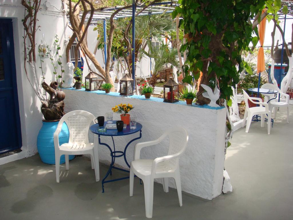 Boussetil Rooms Capanmat Tinos Bagian luar foto