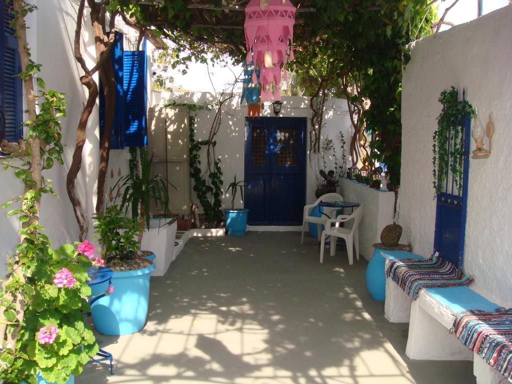 Boussetil Rooms Capanmat Tinos Bagian luar foto