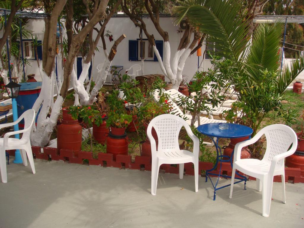 Boussetil Rooms Capanmat Tinos Bagian luar foto