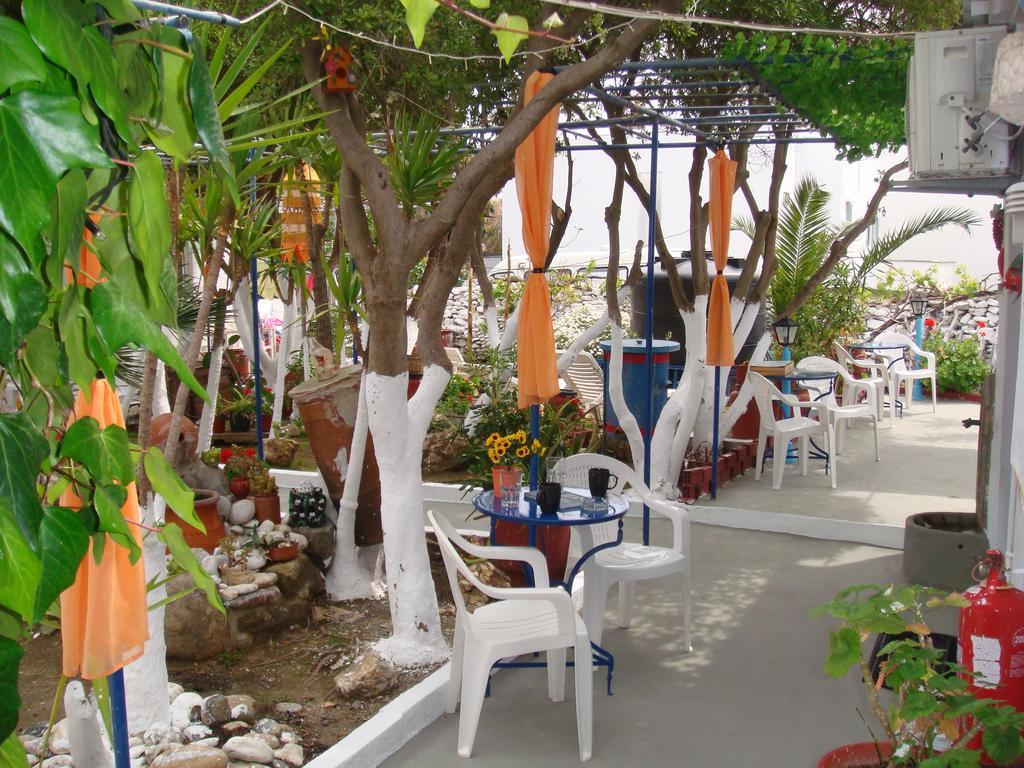 Boussetil Rooms Capanmat Tinos Bagian luar foto